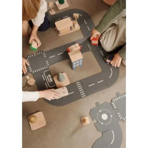 Clearance Village Ambulance, Aurora Red/Sandy Biler & Transport