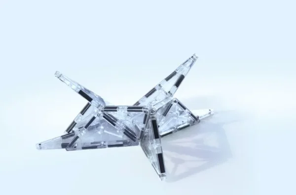Online Ice, 16 Dele Magneter