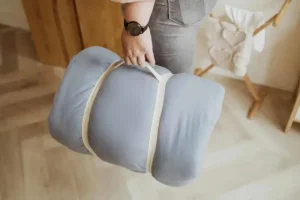 Shop Bloom Legetaeppe, Dusty Blue Aktivitetsstativ- Og Tæpper